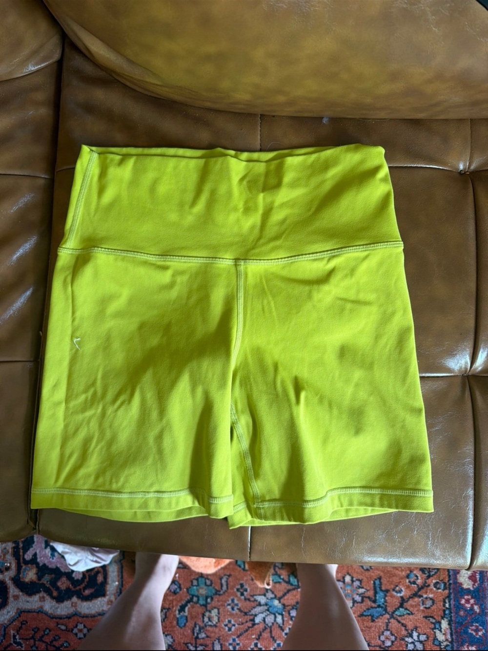 Set Active High-Waist Women's Bike Shorts in Neon Yellow